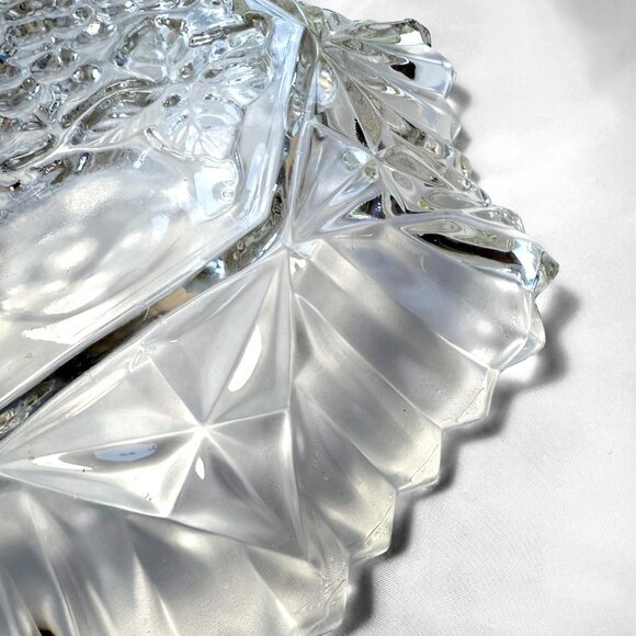 Vintage Clear Glass Molded Fruit 11” Ruffled Bowl - Unmarked - Picture 5 of 8